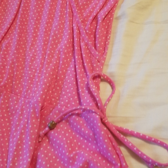 Pink ruffle crossover top - Picture 2 of 4
